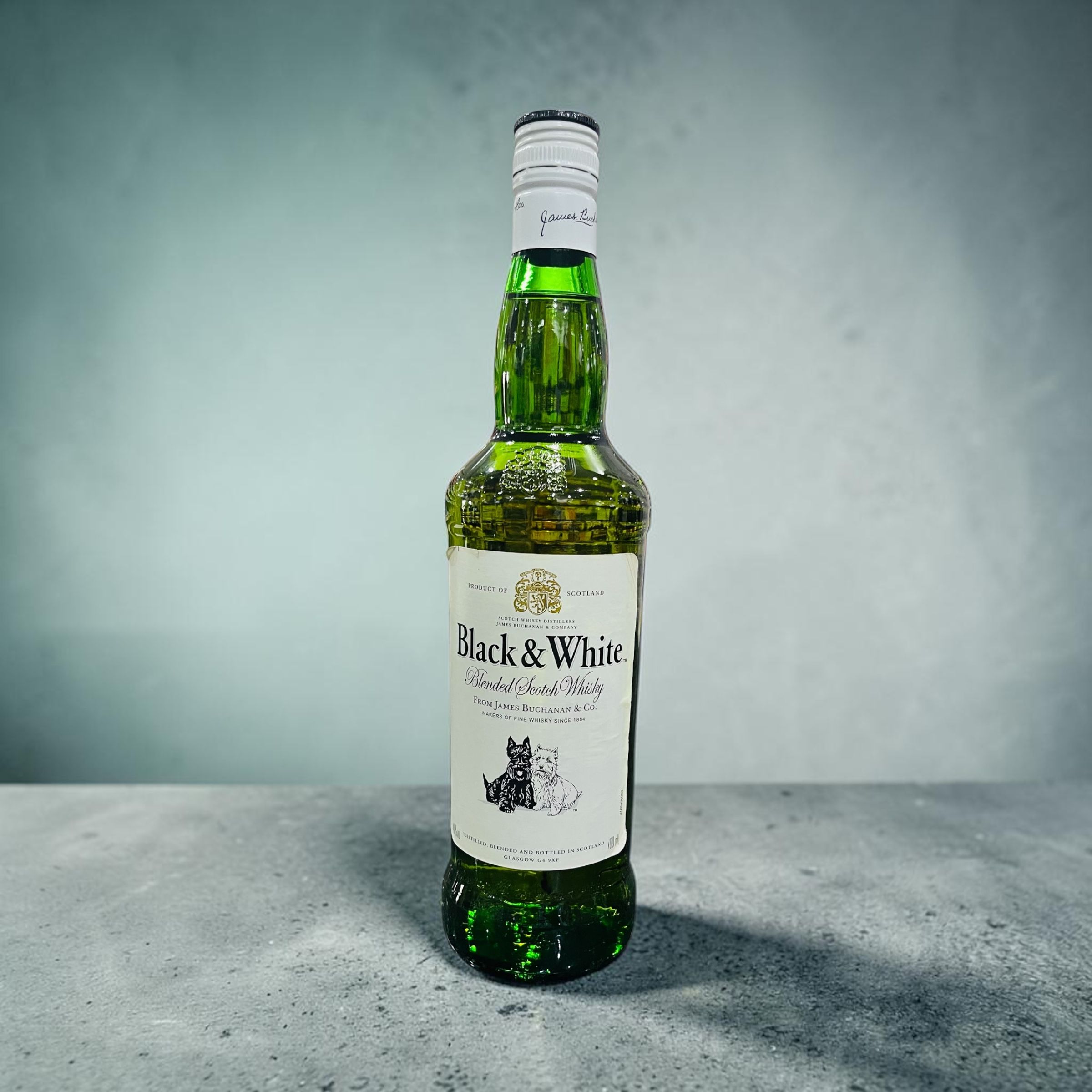 BLACK AND WHITE WHISKY
